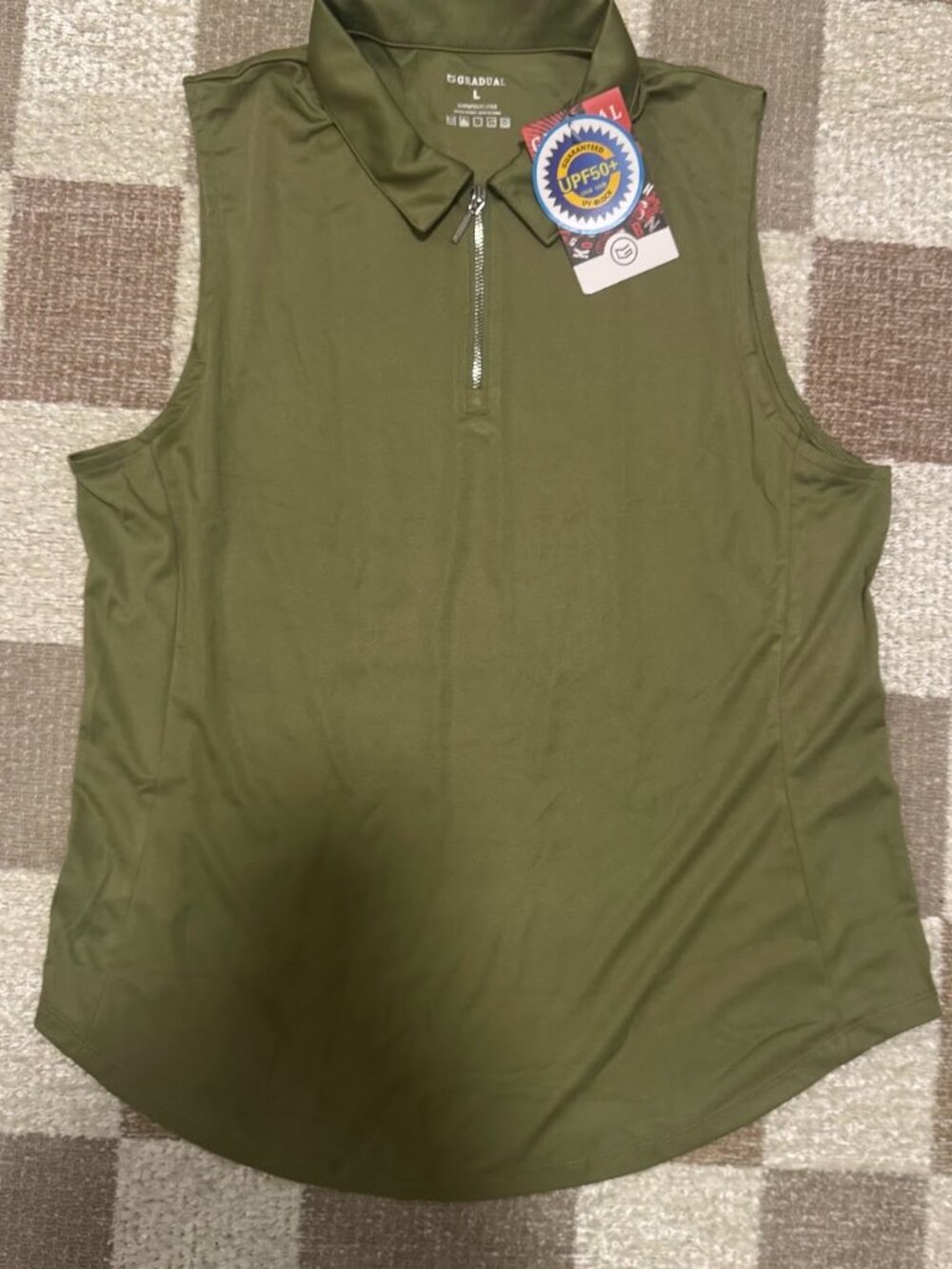 This olive green G Gradual sleeveless polo shirt features a quarter-zip collar a